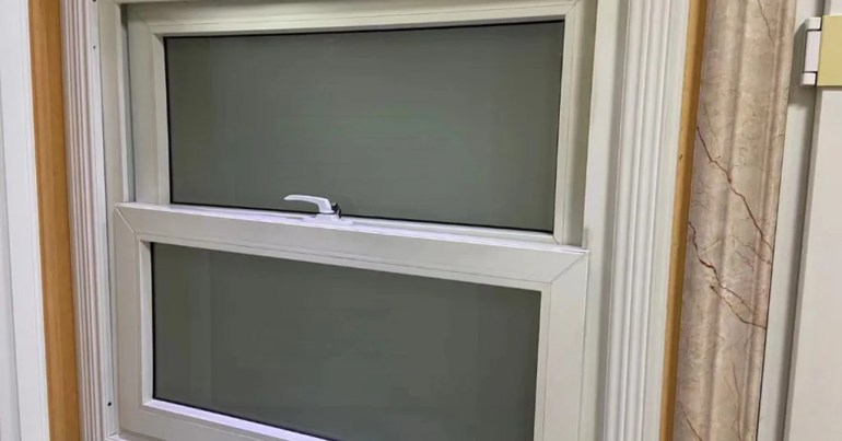 Cermin Tingkap Awning (Top Hung)