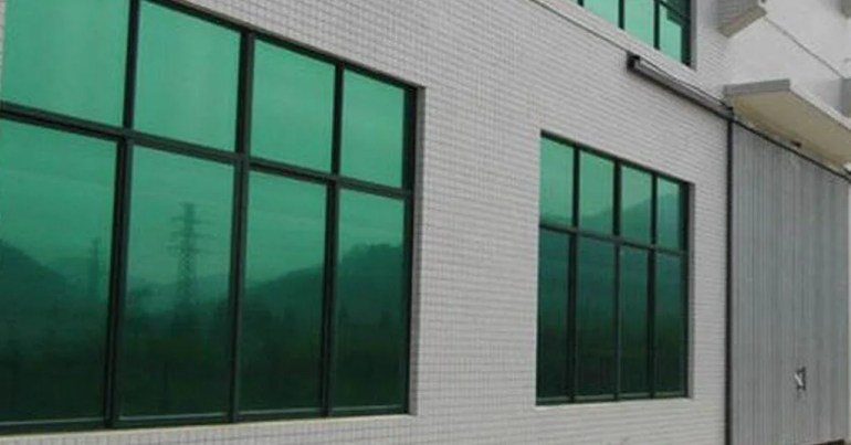 Cermin Tingkap Berwarna