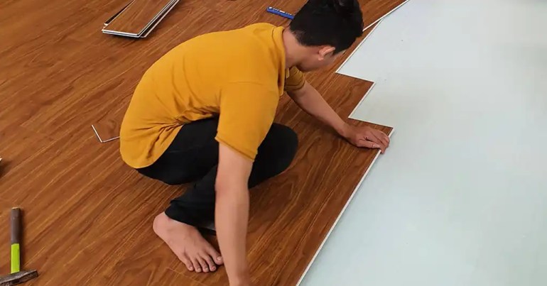 Kos Upah Pasang Lantai SPC Flooring di Malaysia 2024 4 Cara Pengiraan Kos Upah Pasang Lantai SPC