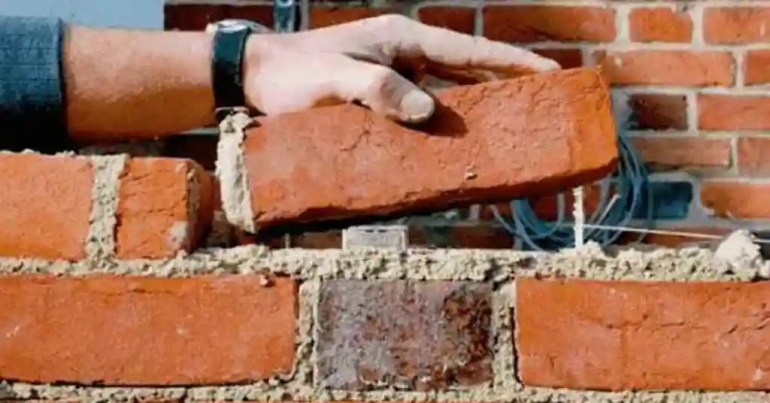 Harga Upah Ikat Batu Bata Terkini di Malaysia 2024 3 Faktor yang Mempengaruhi Harga Upah Ikat Batu Bata