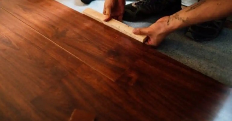 Kos Upah Pasang Lantai SPC Flooring di Malaysia 2024 3 Faktor yang Mempengaruhi Kos Upah Pasang Lantai SPC