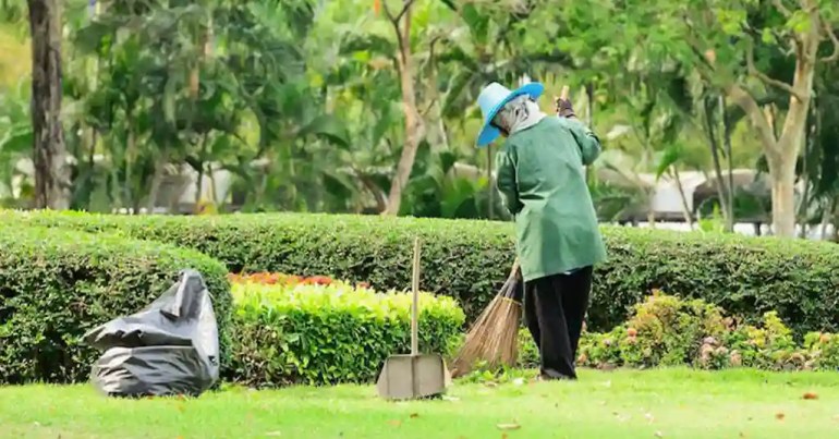 Harga Upah Kemas Kebun Terkini di Malaysia 2024 3 Faktor yang Mempengaruhi Upah Kemas Kebun