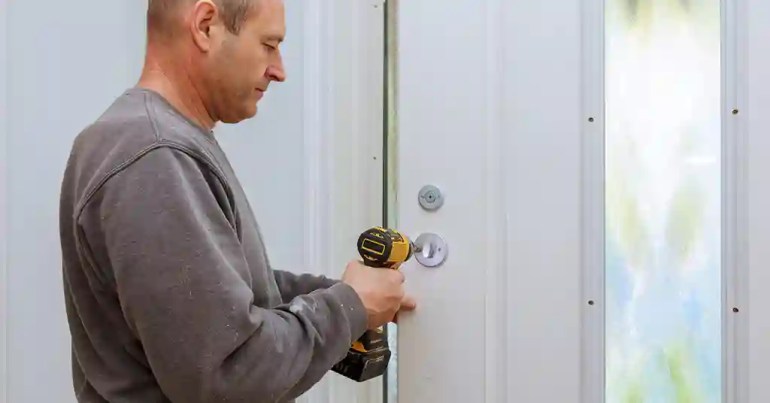Upah Pasang Tombol Pintu di Malaysia 2024 4 Panduan Memilih Tukang Pasang Tombol Pintu Yang Betul