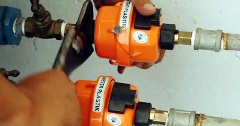 Proses Pemasangan Meter Air Johor