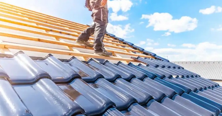 Harga Upah Cat Bumbung Rumah di Malaysia 2024 4 Tips Memilih Kontraktor Cat Bumbung Rumah Terbaik