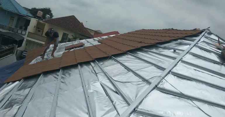 Tips Memilih Kontraktor Pasang Aluminium Foil Atap