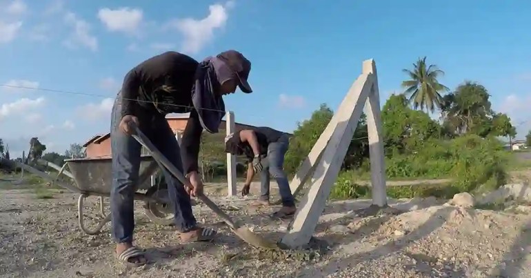 Harga Upah Pasang Pagar Kebun di Malaysia 2024 4 Tips Menjimatkan Kos Pemasangan Pagar Kebun